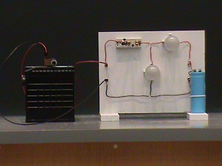 Series/parallel lamps with Capacitor